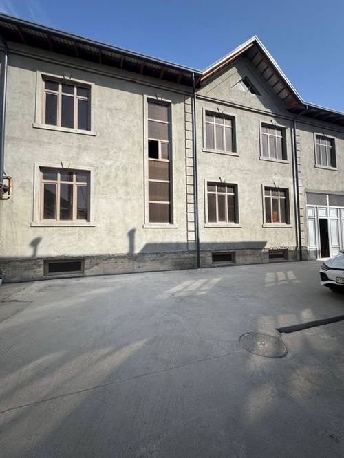 12-xonali uy, 450 m²