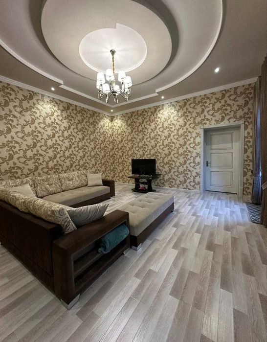 7-xonali uy, 350 m², Toshkent, Mirzo Ulug‘bek tumani, sotuvga