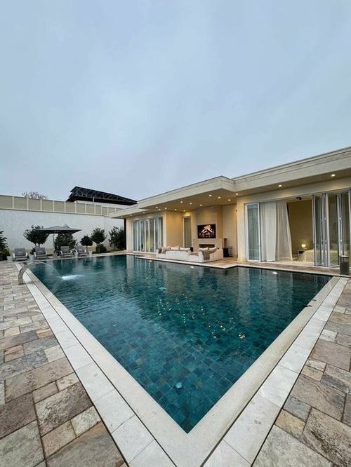 7-xonali uy, 750 m²