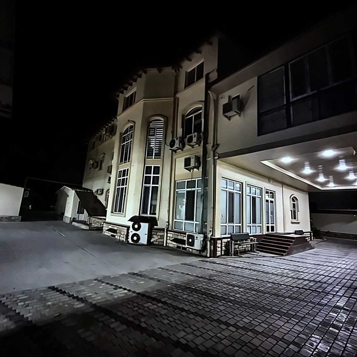 15-room house, 1400 m², Tashkent, Mirzo Ulugbek District, for rent