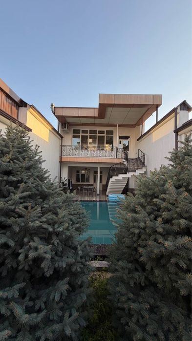 8-xonali uy, 420 m²