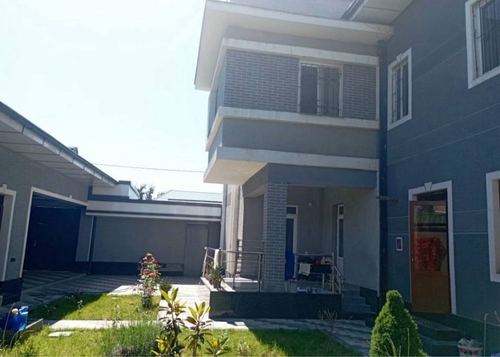 7-xonali uy, 250 m²