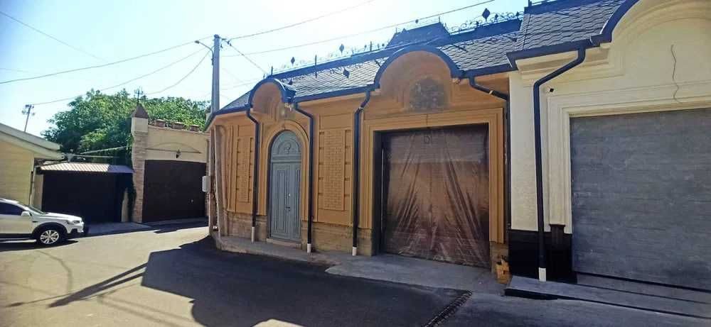 10-xonali uy, 300 m², Toshkent, Mirzo Ulug‘bek tumani, sotuvga