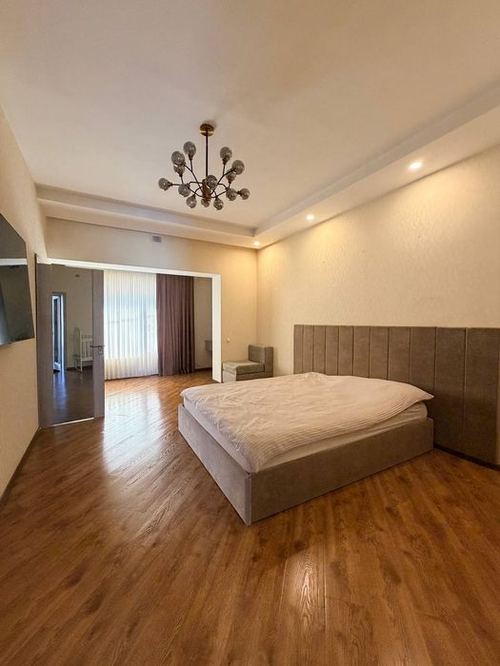 5-xonali uy, 230 m²