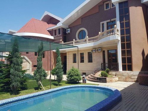 22-xonali uy, 1200 m²