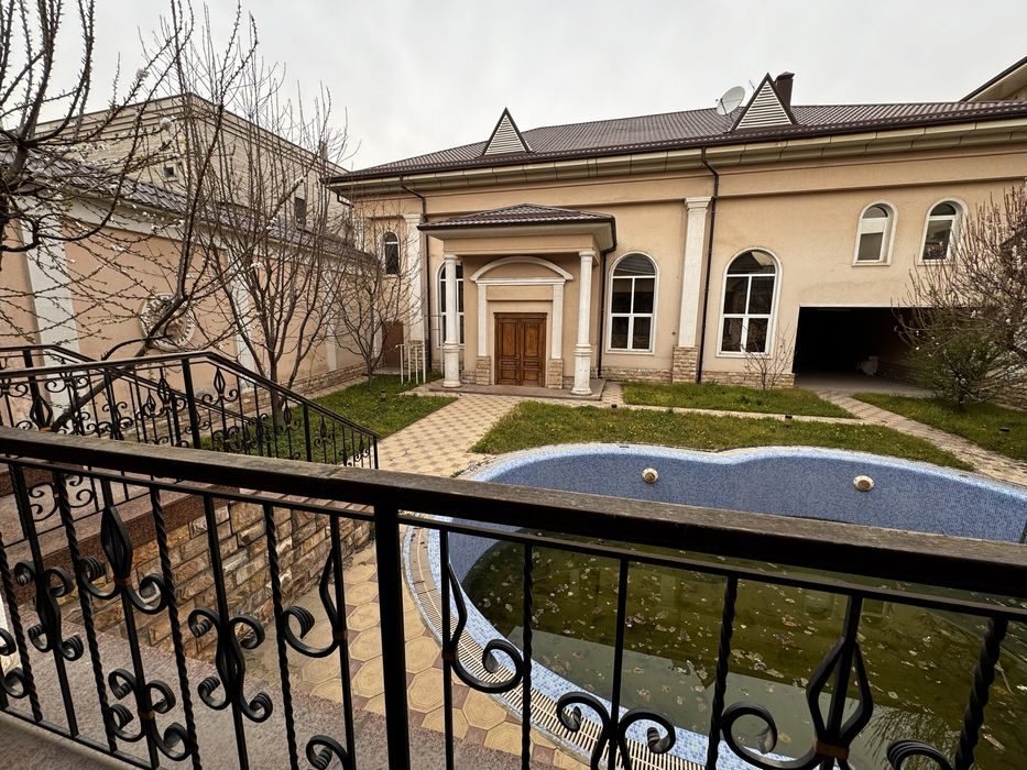 8-xonali uy, 700 m², Toshkent, Mirzo Ulug‘bek tumani, sotuvga