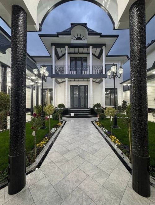 7-xonali uy, 700 m²