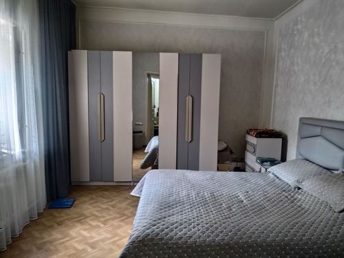 4-xonali uy, 340 m²