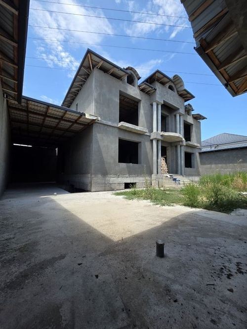 8-xonali uy, 450 m²