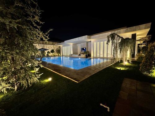 7-xonali uy, 700 m²