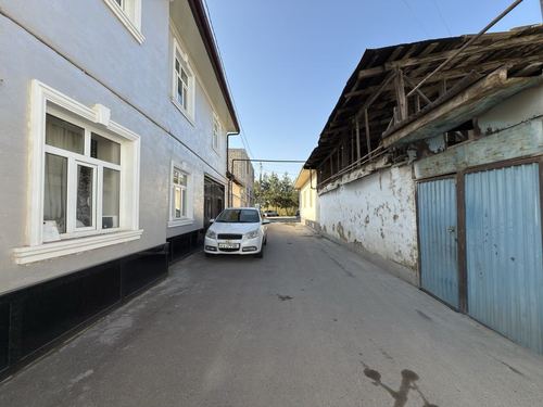 3-xonali uy, 240 m²