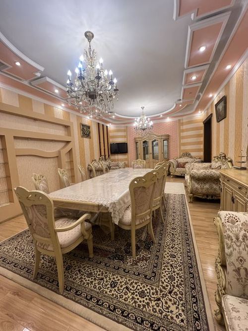 5-room house, 350 m²