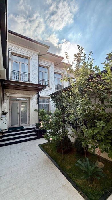 5-xonali uy, 300 m²
