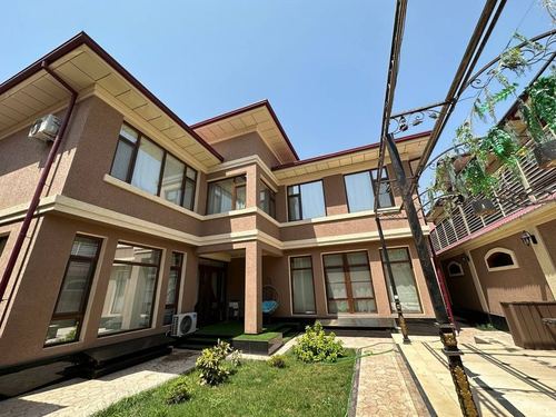 8-room house, 700 m²
