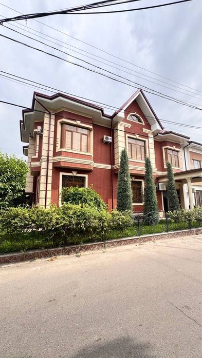 7-xonali uy, 450 m²