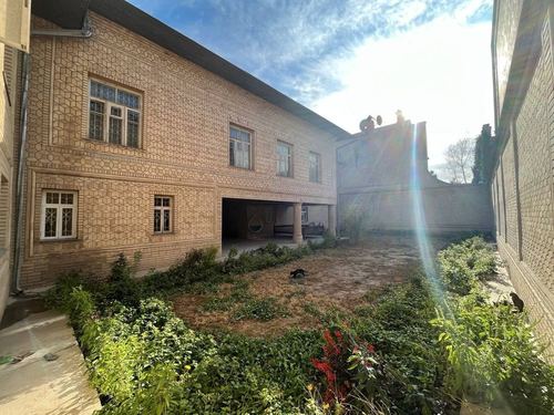 9-xonali uy, 640 m²