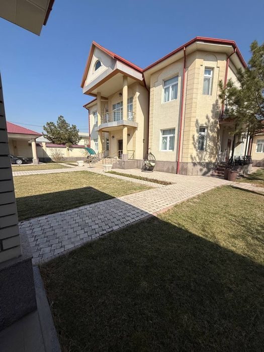 8-xonali uy, 700 m², Toshkent, Mirzo Ulug‘bek tumani, sotuvga