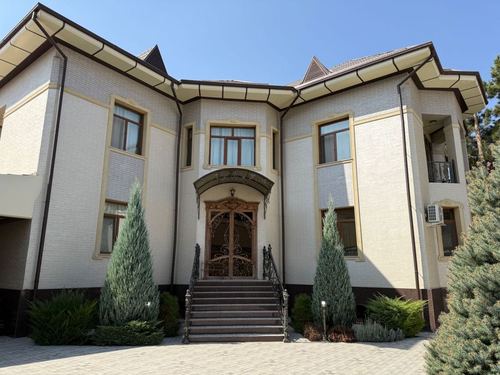 8-xonali uy, 500 m²