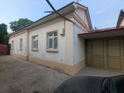 8-xonali uy, 200 m²