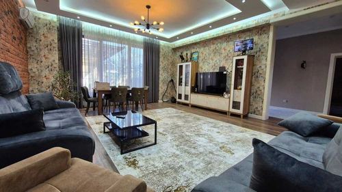 8-xonali uy, 450 m²