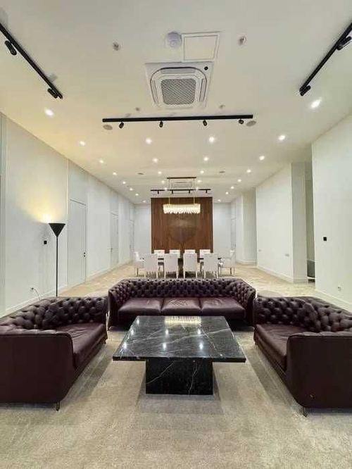 7-xonali uy, 750 m²