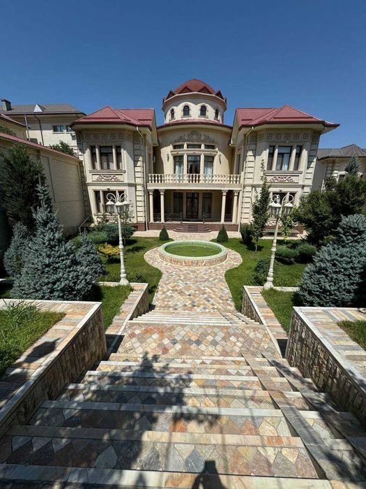 8-room house, 1300 m², Tashkent, Mirzo Ulugbek District, for rent