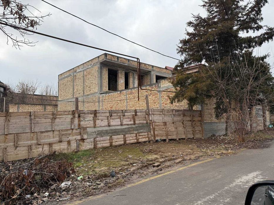 Продается Коробка 3.5 соток в Мирзо-Улугбекском районе. Ул. Газалкент