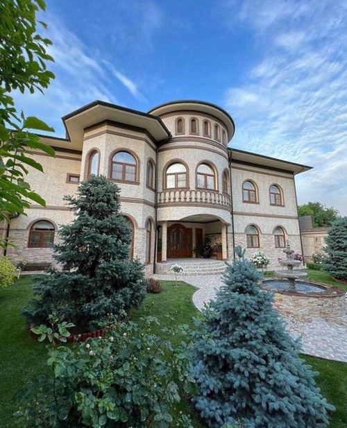 9-room house, 1200 m²