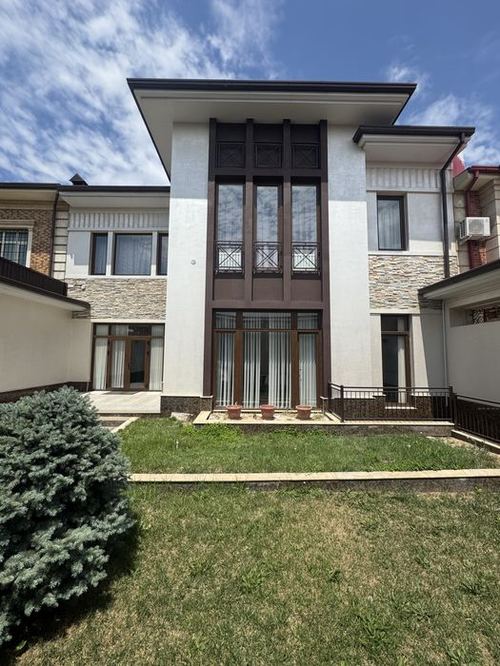 7-xonali uy, 400 m²