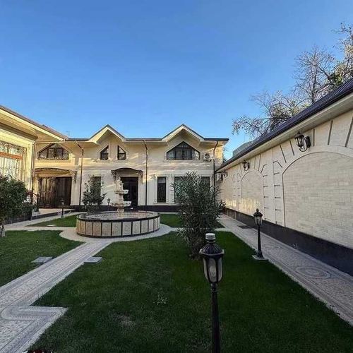 9-room house, 1000 m²