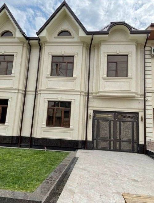 8-room house, 800 m²