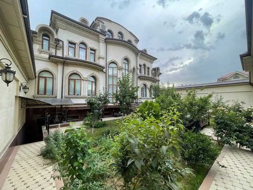 7-room house, 700 m²