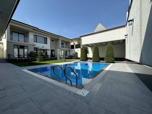 6-xonali uy, 650 m²
