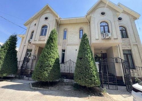 5-room house, 260 m²