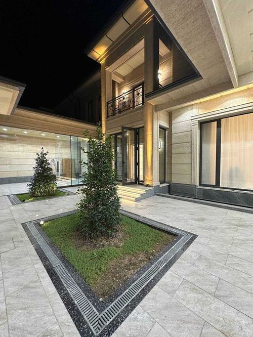 8-room cottage, 300 m²