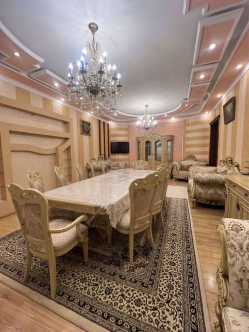 5-room house, 350 m²