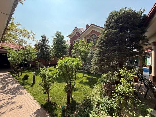 8-room house, 450 m²