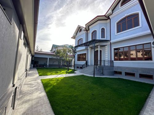 9-room house, 900 m²