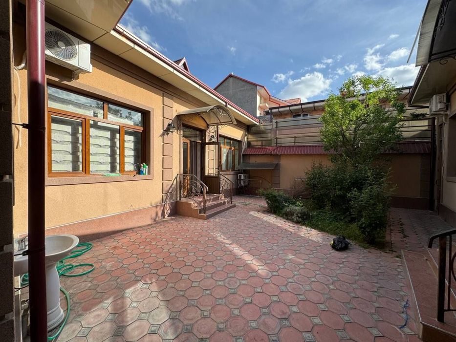 5-room house, 300 m², Tashkent, Mirzo Ulugbek District, for rent