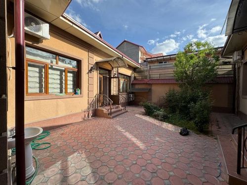 5-xonali uy, 300 m²