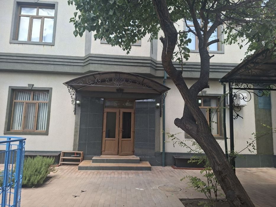 10-room house, 300 m², Tashkent, Mirzo Ulugbek District, for rent