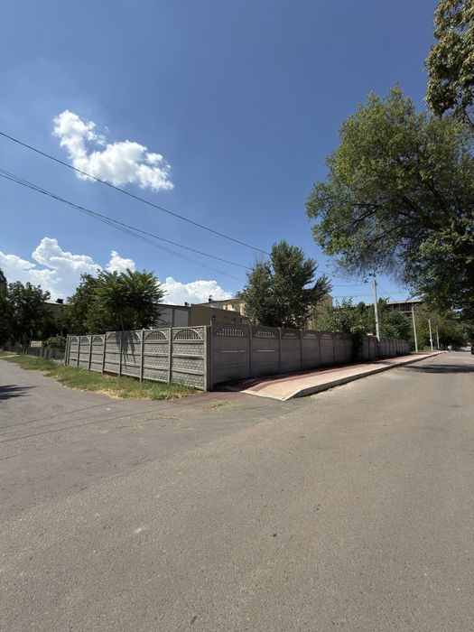 Продажа под комерцию 6 сотко Учхоз фасад 40-15 ориентир Колледж