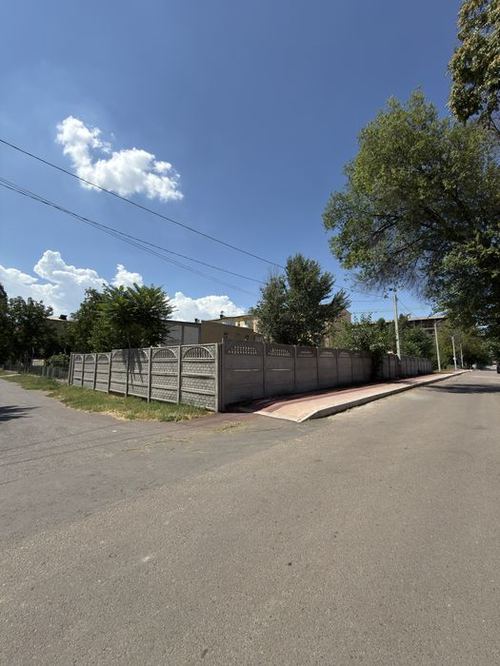 Продажа под комерцию 6 сотко Учхоз фасад 40-15 ориентир Колледж