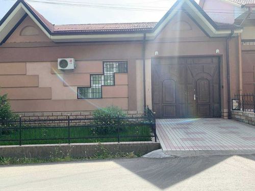 6-xonali uy, 270 m²