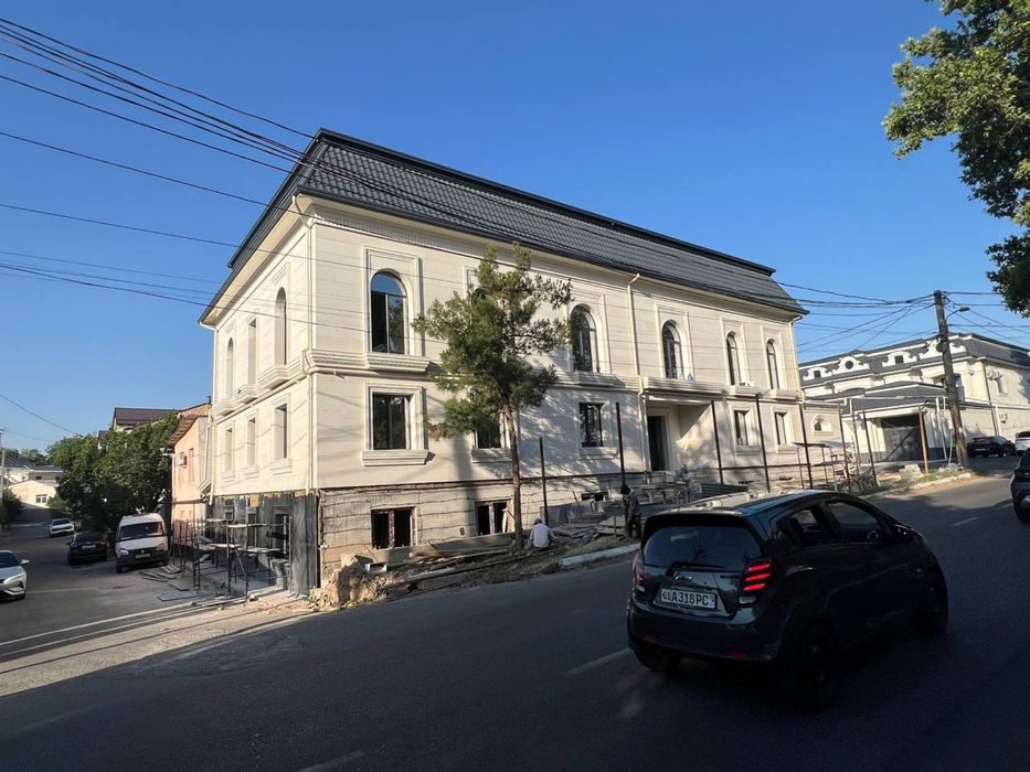 Вообще БОМБИНА ЖОЙ! ПРОДАЁТСЯ ЗДАНИЕ ц.Луначарского 1200м2 4этажа