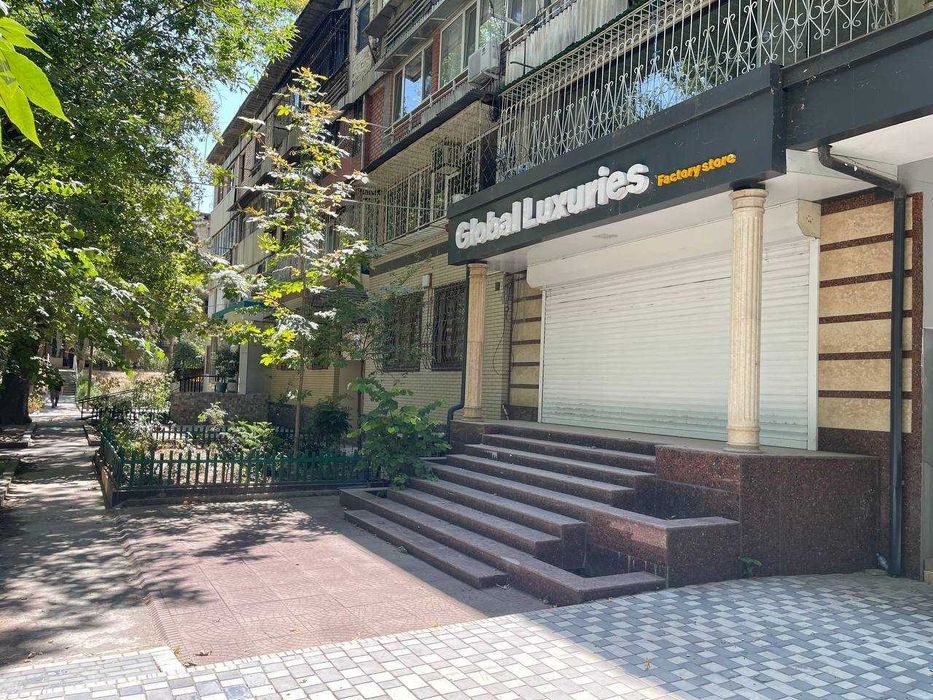 Продается в центре нежилое помещение с ремонтом Ц-1