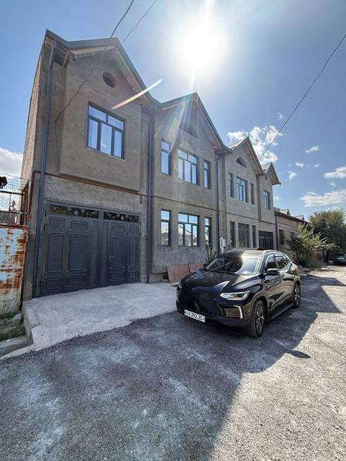 7-комнатный коттедж, 250 м²