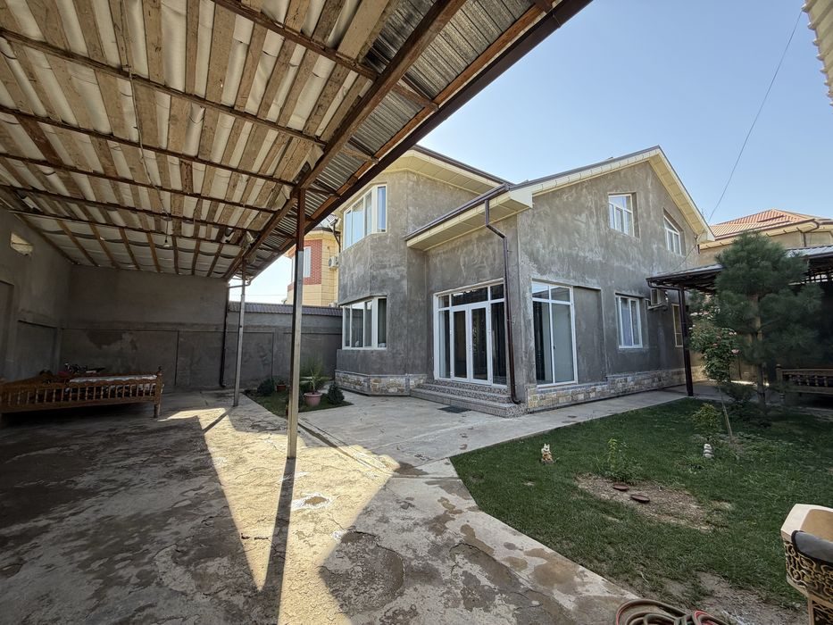 5-room house, 220 m², Kibray, for sale