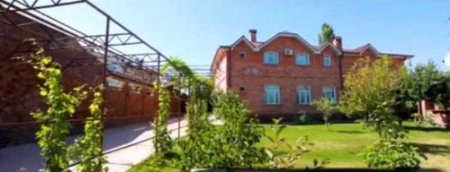 5-комнатный дом, 400 м²
