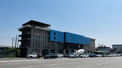 Продаётся помещение 2135 кв.м на перекрестке Новомосковской/Кольцевой